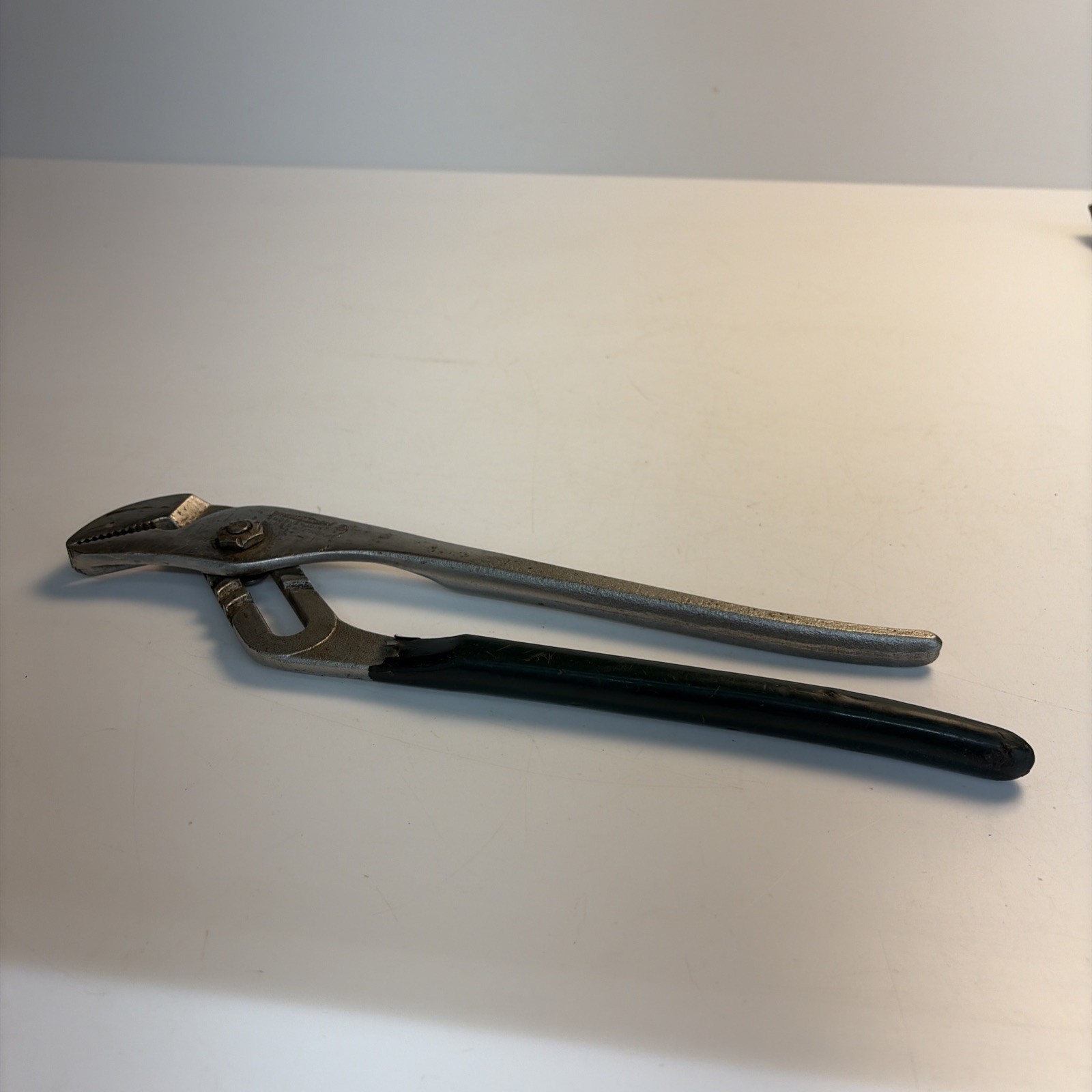 Vintage Diamond Diamalloy HL112P 12 Inch Groove Joint Pliers USA