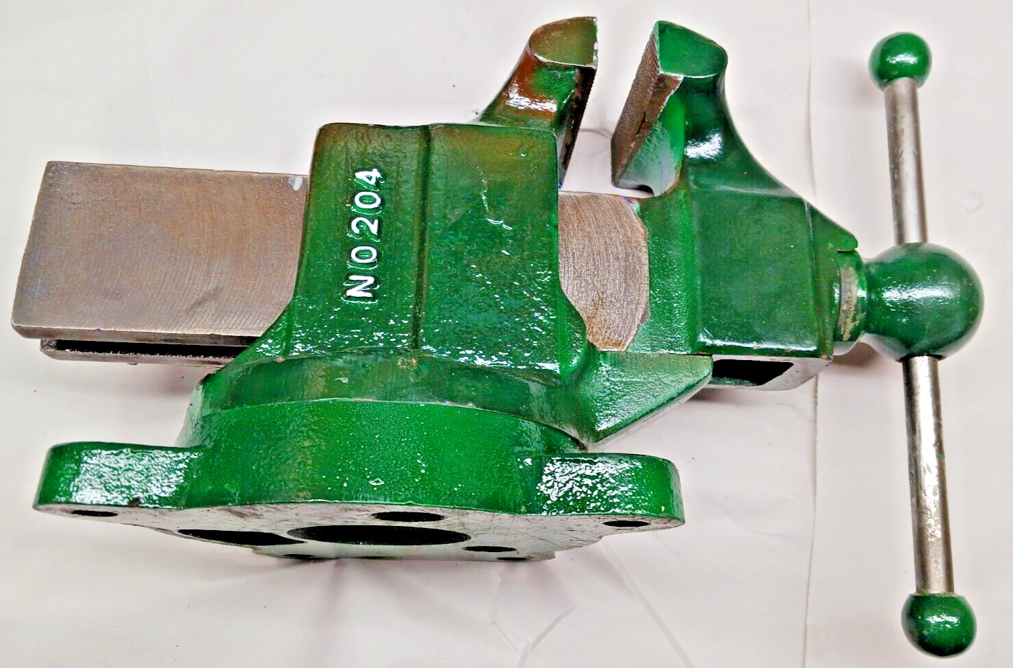 Vise, REED MFG. No. 204 Heavy Duty Vintage Vise, 4″ Wide Jaws, Opens to 6″, USA