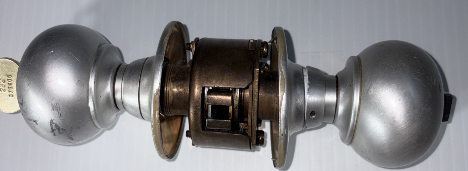 Vintagee Very Rare Authentic World Trade Center WTC Lock Door & Key from Tower B