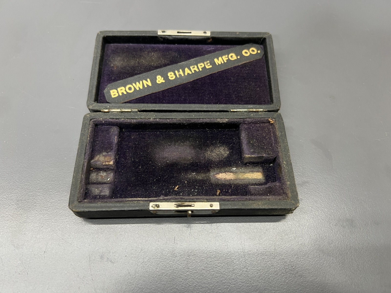 VINTAGE BROWN & SHARPE BLACK & PURPLE BOX ONLY – NO TOOL – 2.25″X4.5″ – USA