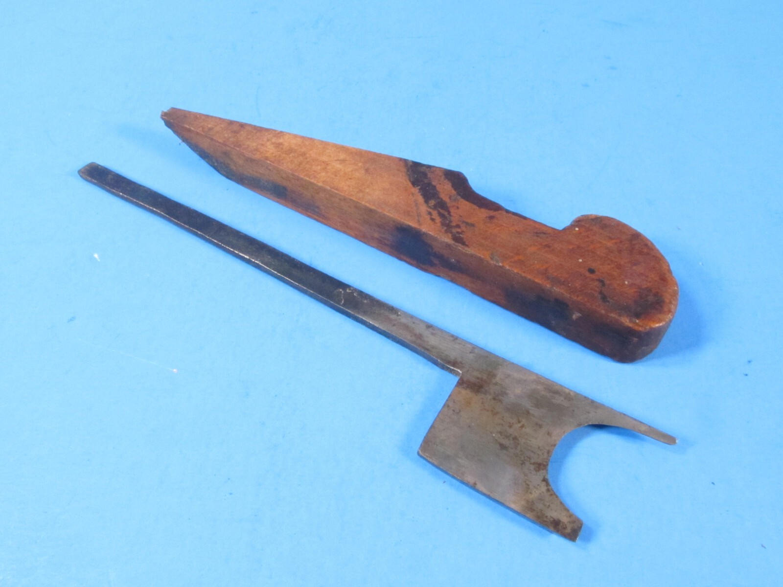Butler Philadelphia 1791-1830 full 1″ side bead wood molding plane w/ repair 1*