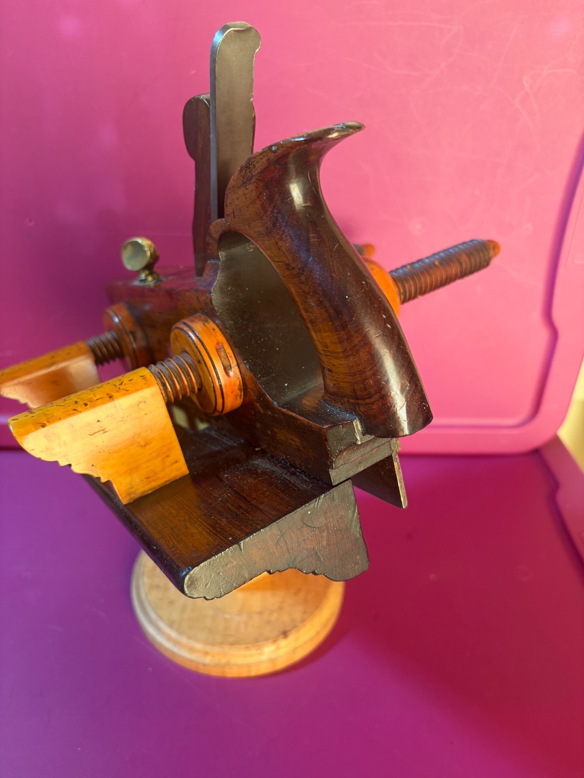 Beautiful G. W. Denison Rosewood & Boxwood Closed Tote Screw Arm Plow Plane+Stnd