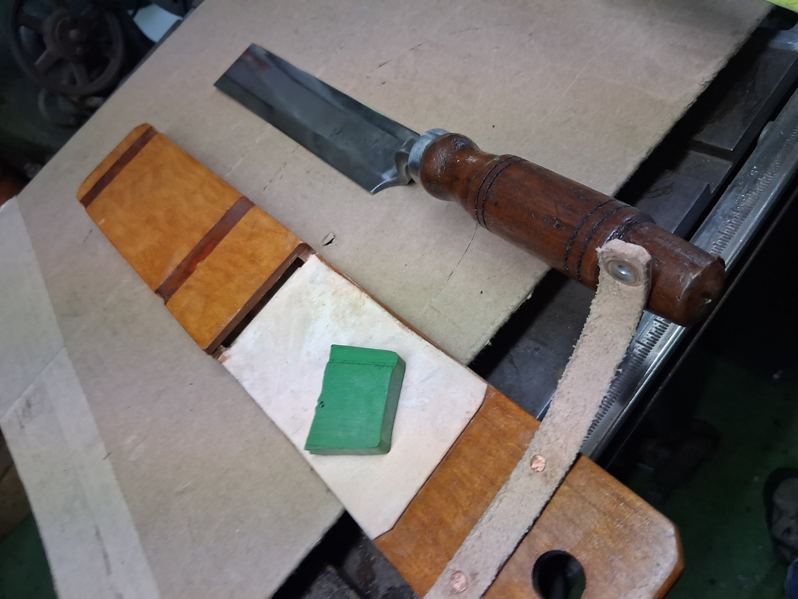 Restored D.R. Barton 1 3/4″ Trowel Shank Paring Chisel