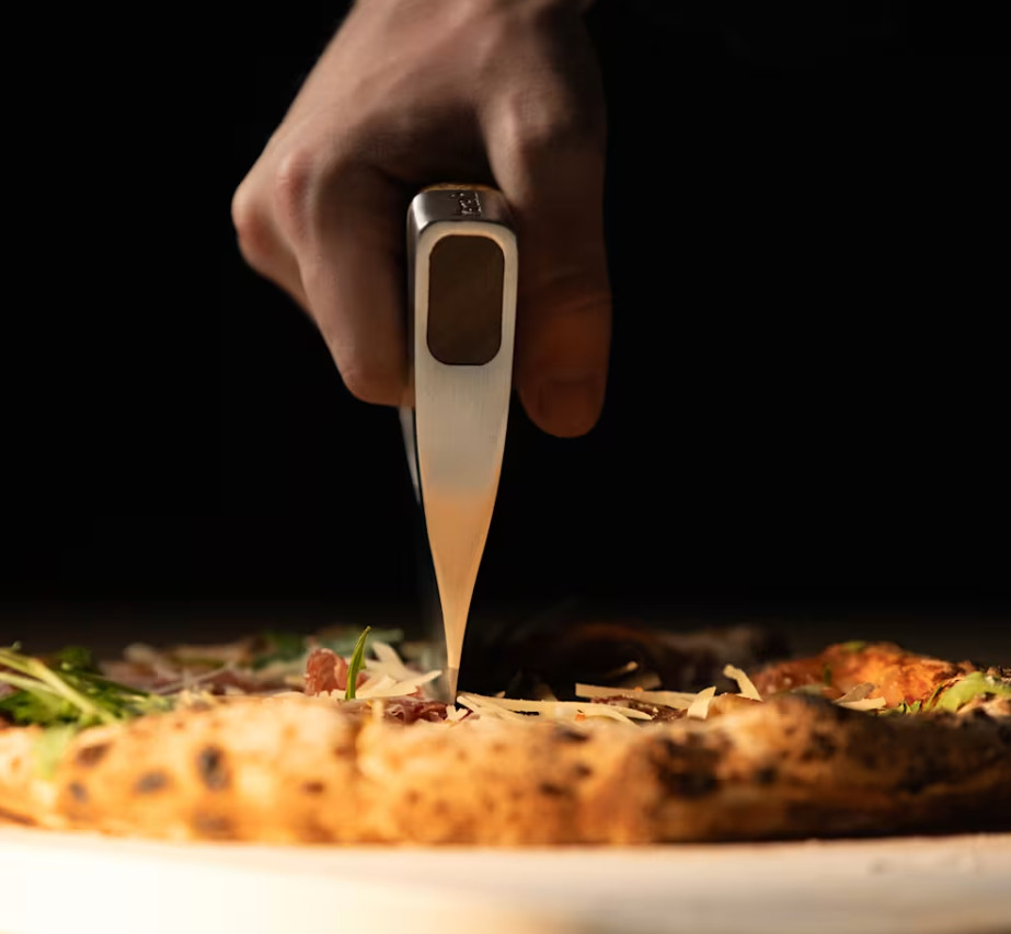 Marcellin Pizza Axe – A serious slice cutter