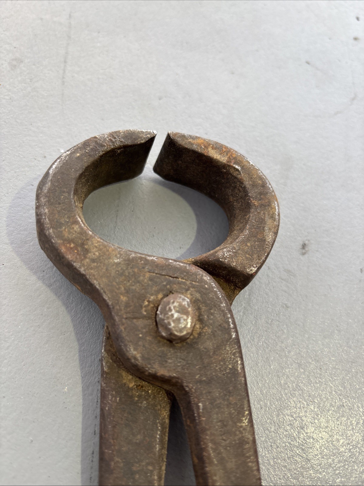 Vintage 10” Blacksmith Farrier End Nippers Cutters Pliers Drop Forged Tool