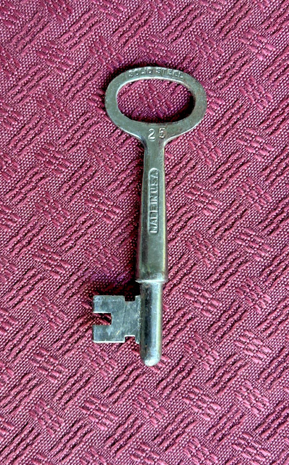 Lot of 4 (Skeleton Keys ) ?? Yale &Town Steel x 2 + 2 Other ones