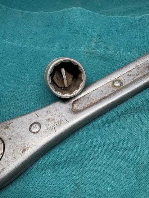 S-K Ratchet #105 w/ 11/16″ Socket Vintage USA Tool 1932-1934