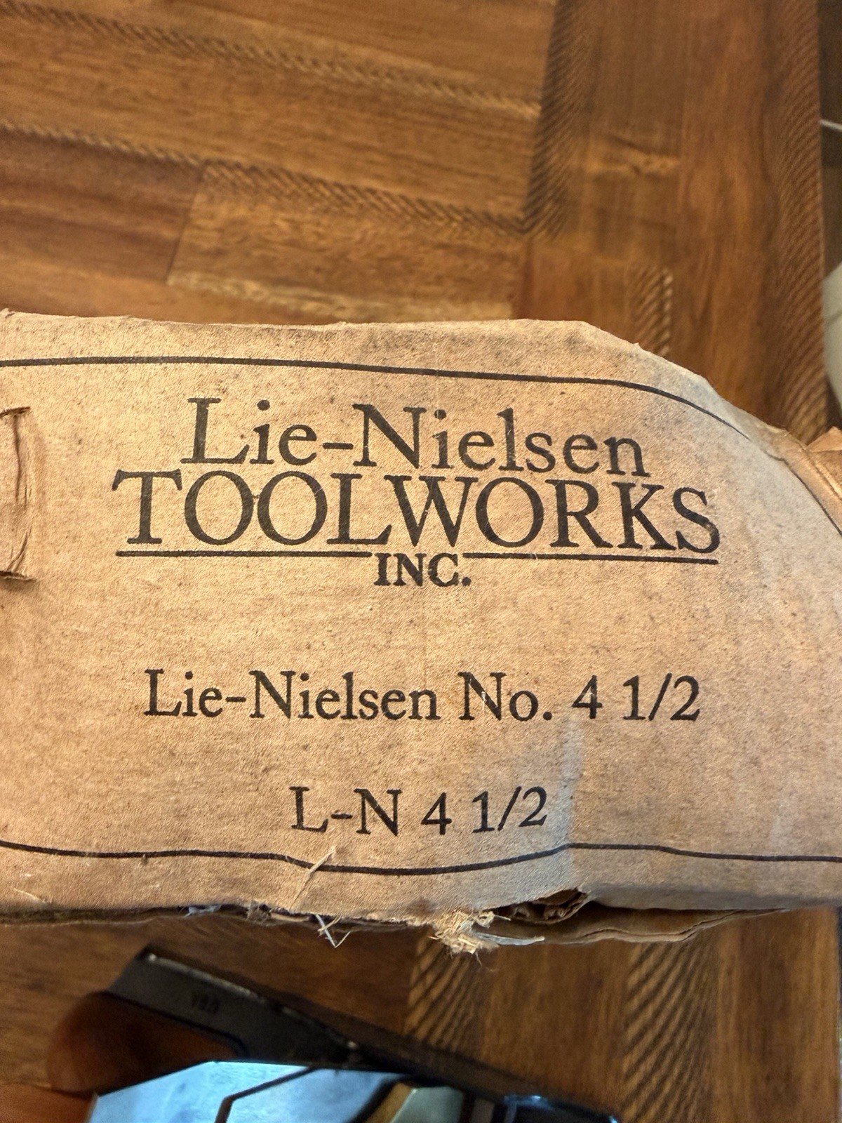 Lie Nielsen USA No. 4 1/2 – 10.25″ x 2.9″ x 5.5″ – 5 lbs. 12 oz