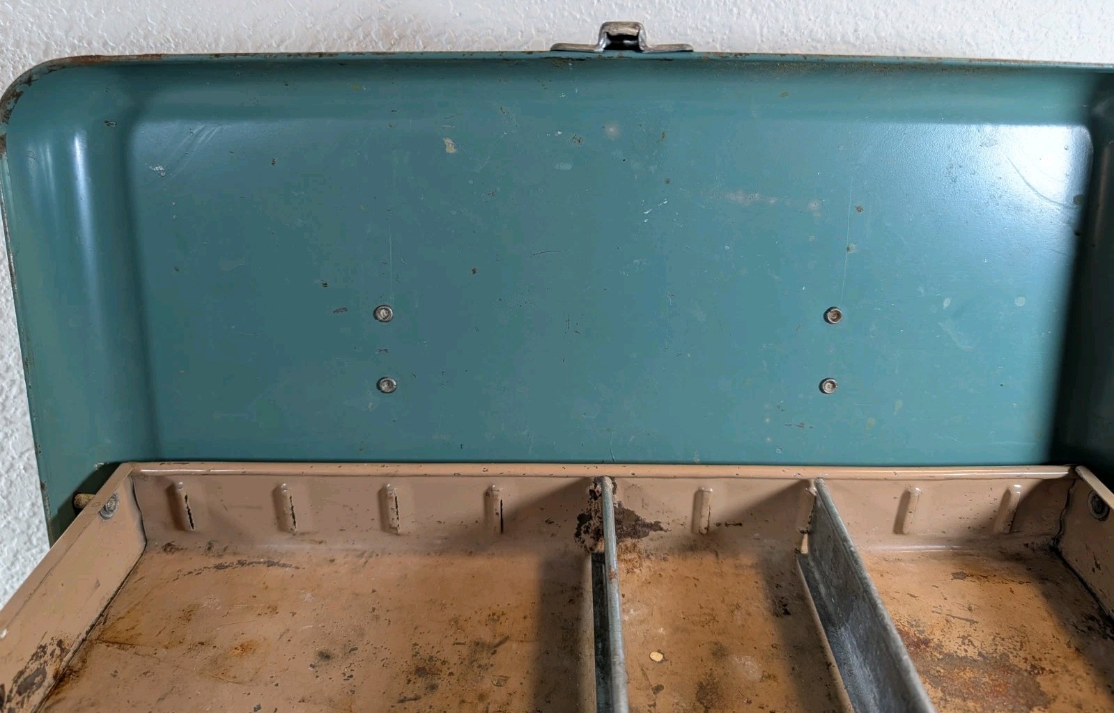 Vintage Simonsen Metal Products Co. Tackle Tool Box