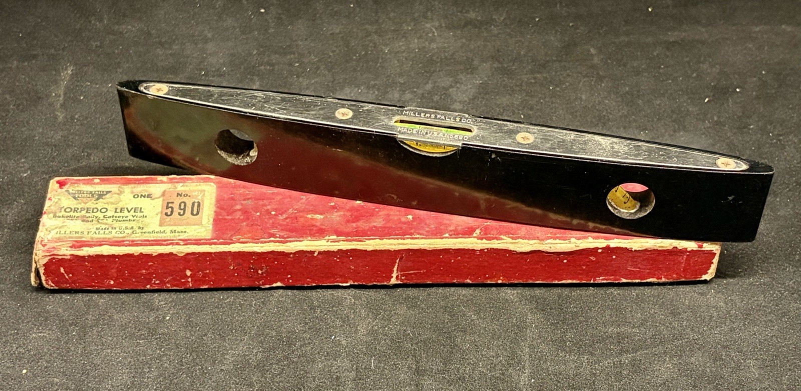 Vintage 9″ Millers Falls No. 590 Torpedo Level, Bakelite, Catseye Vials w/Box