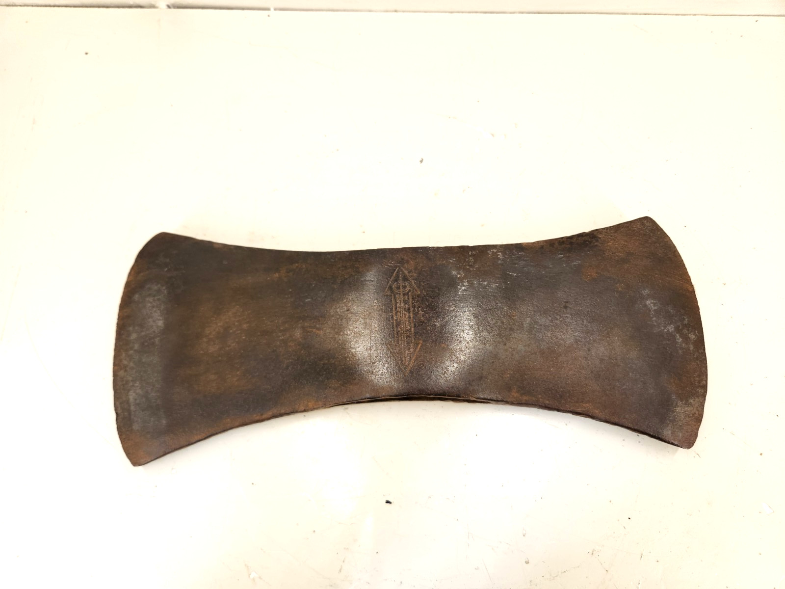 VINTAGE “STILETTO”- TRUE TEMPER KELLY WORKS DOUBLE BIT AXE HEAD- AXE