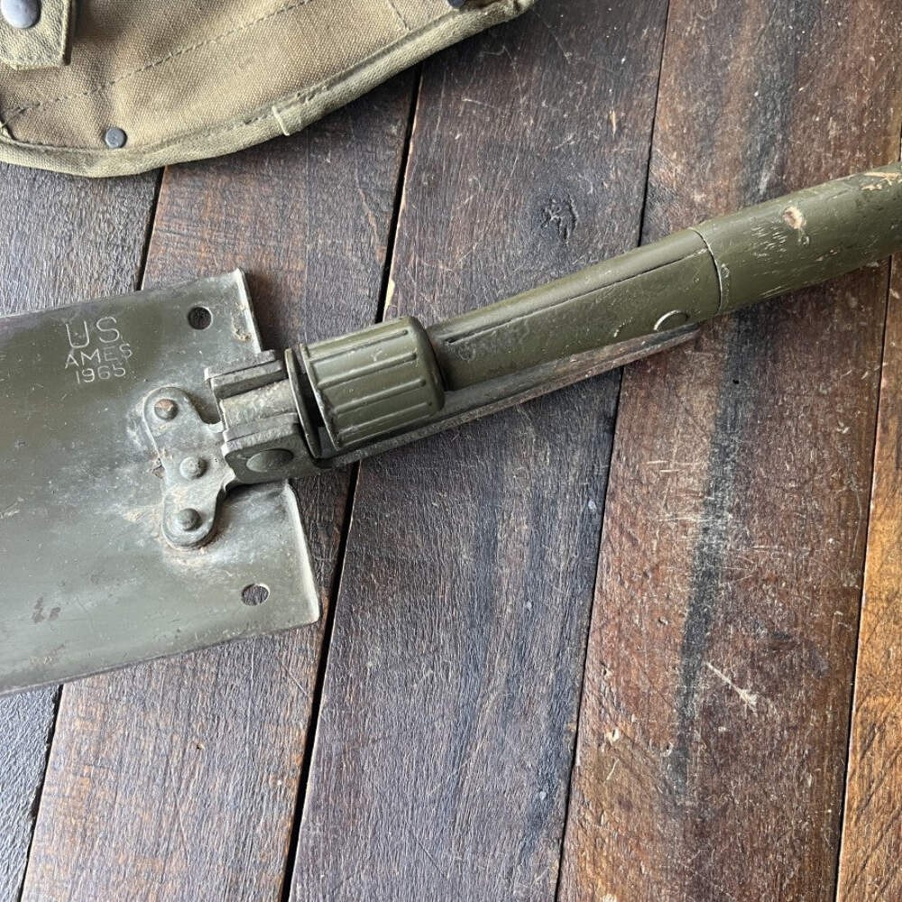 Original Vietnam ERA 1965 AMES E-Tool Entrenching Tool w/Pick & Canvas Cover