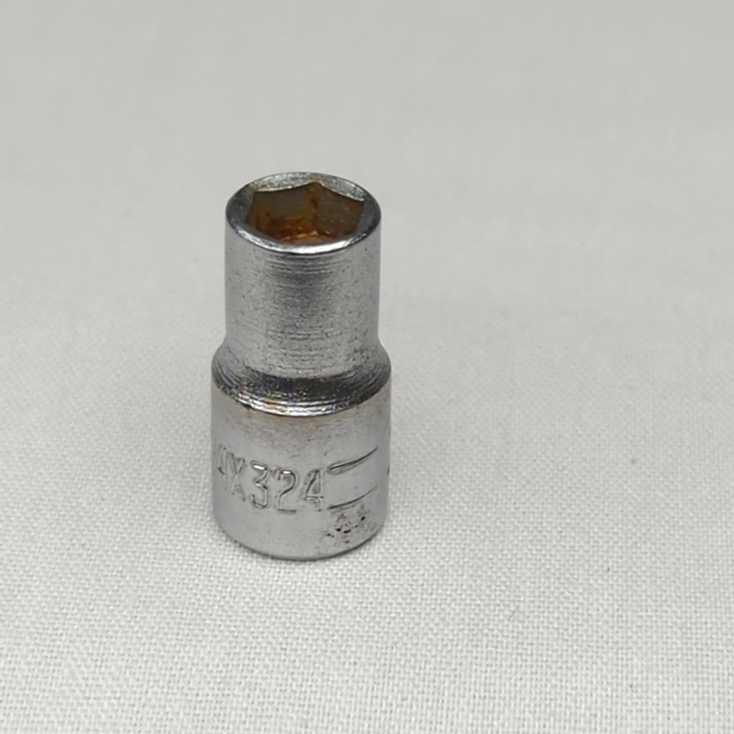 Dayton Size 9/32″ SAE 1/4″ Drive 6 Point Socket 4X324