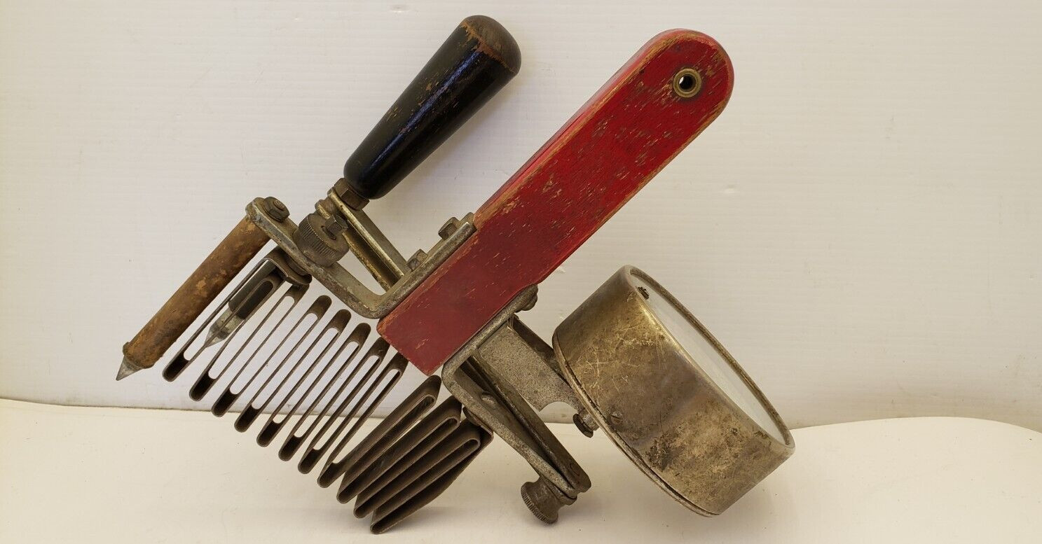 VINTAGE HOYT ELECTRIC INSTRUMENT BATTERY LOAD TESTER, 6V & 12V