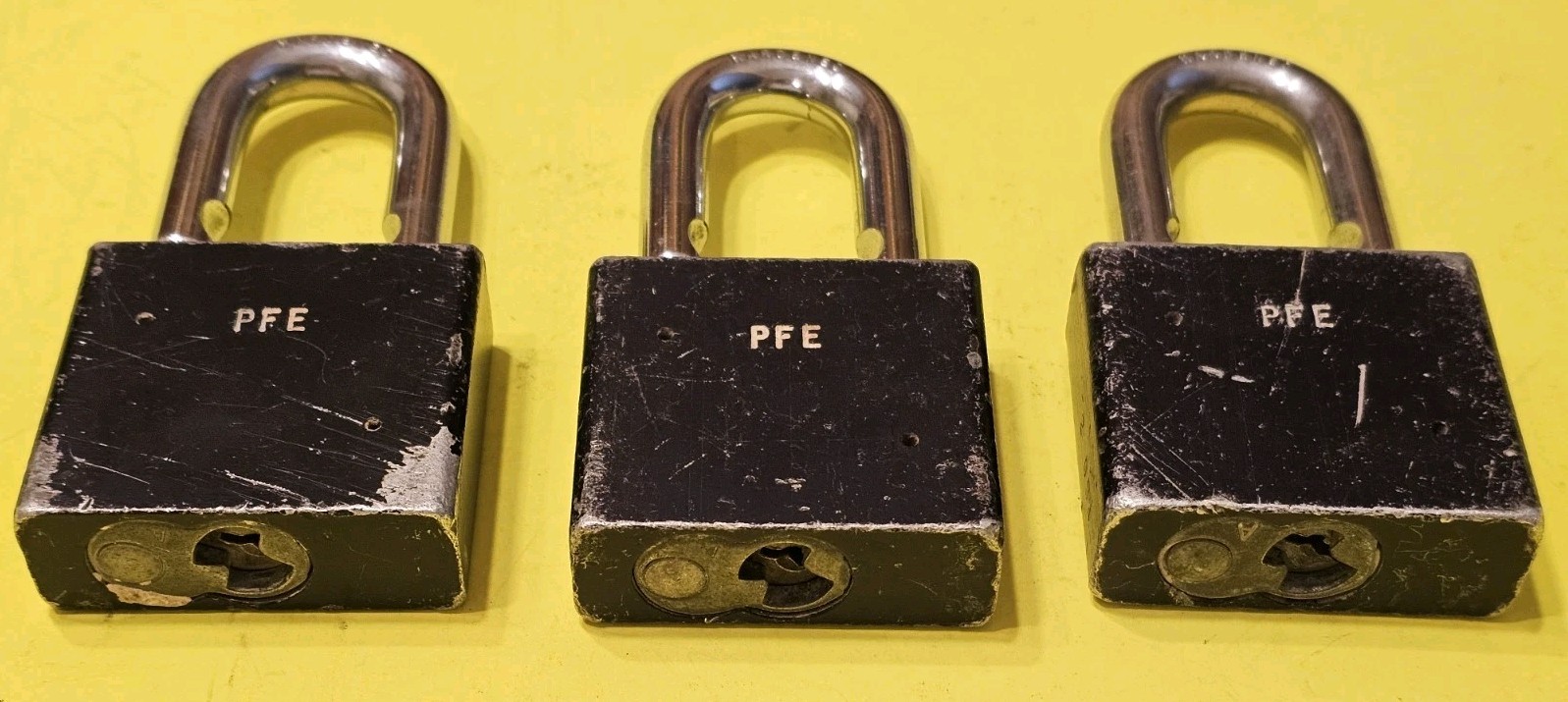 AMERICAN MASTER 1305 PADLOCK KEYED ALIKE SHED GATE HASP TRUCK CHAIN BIKE LOCK