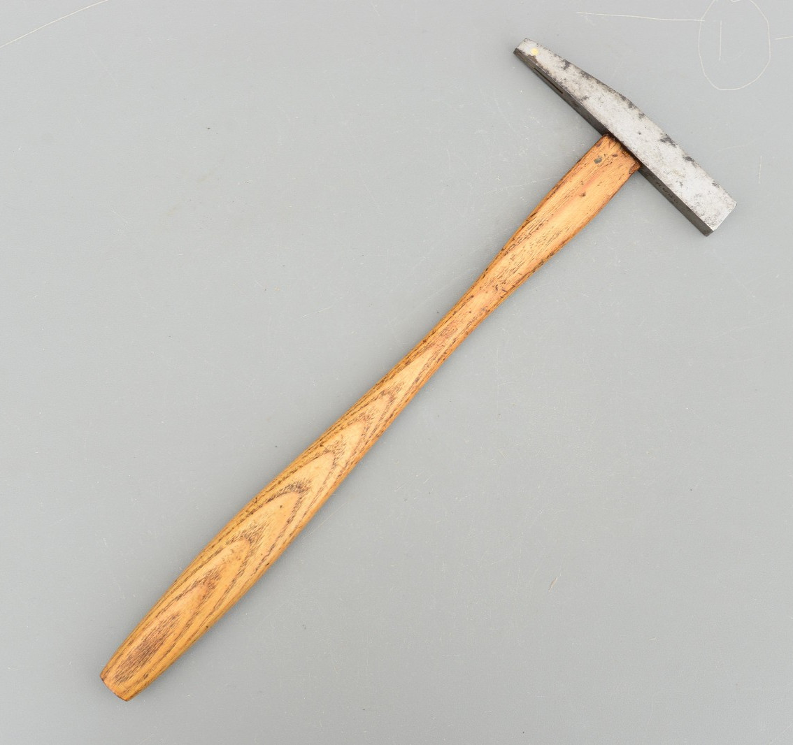 Vintage D.R.G.M. Foreign Magnet Stahl Magnetic Upholstery Leatherworking Hammer