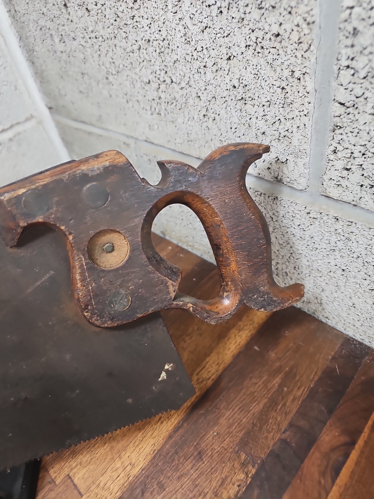 G74- 1800s antique BASSETT JARVIS & MORRIS New Haven CT 26″ split nut hand Saw