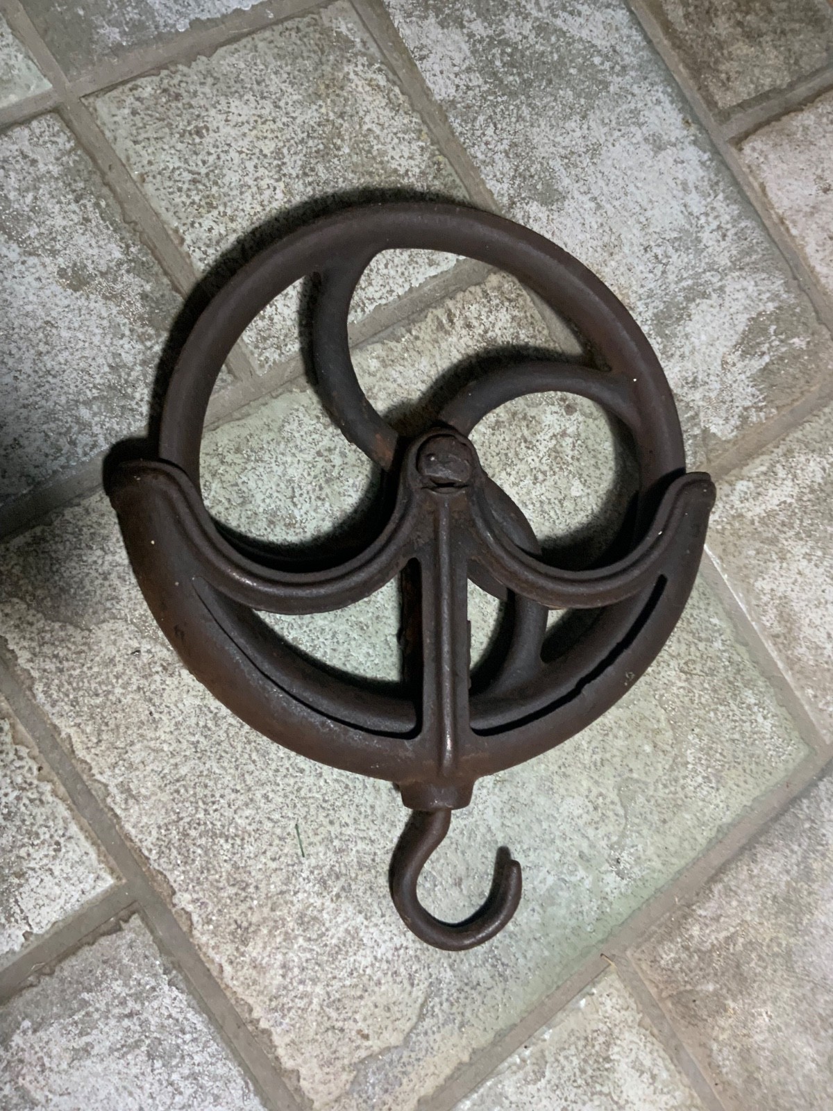Antique Cast Iron Well Pulley – Industrial Steampunk Decor 13.5″ T