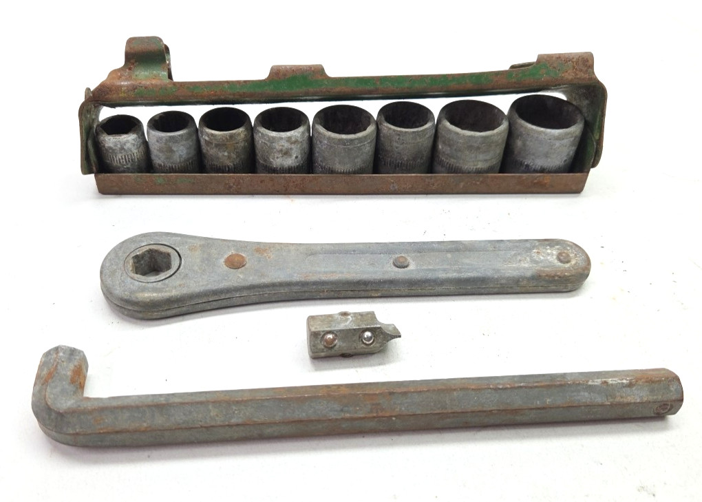 Vintage Ratcheting 8 Socket Set Complete Duro Metal Products Screwdriver Bit