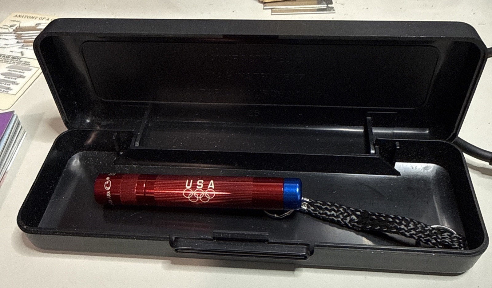 Mag lite Mini Solitaire Red Flashlight with key loop in gift case USA Olympics