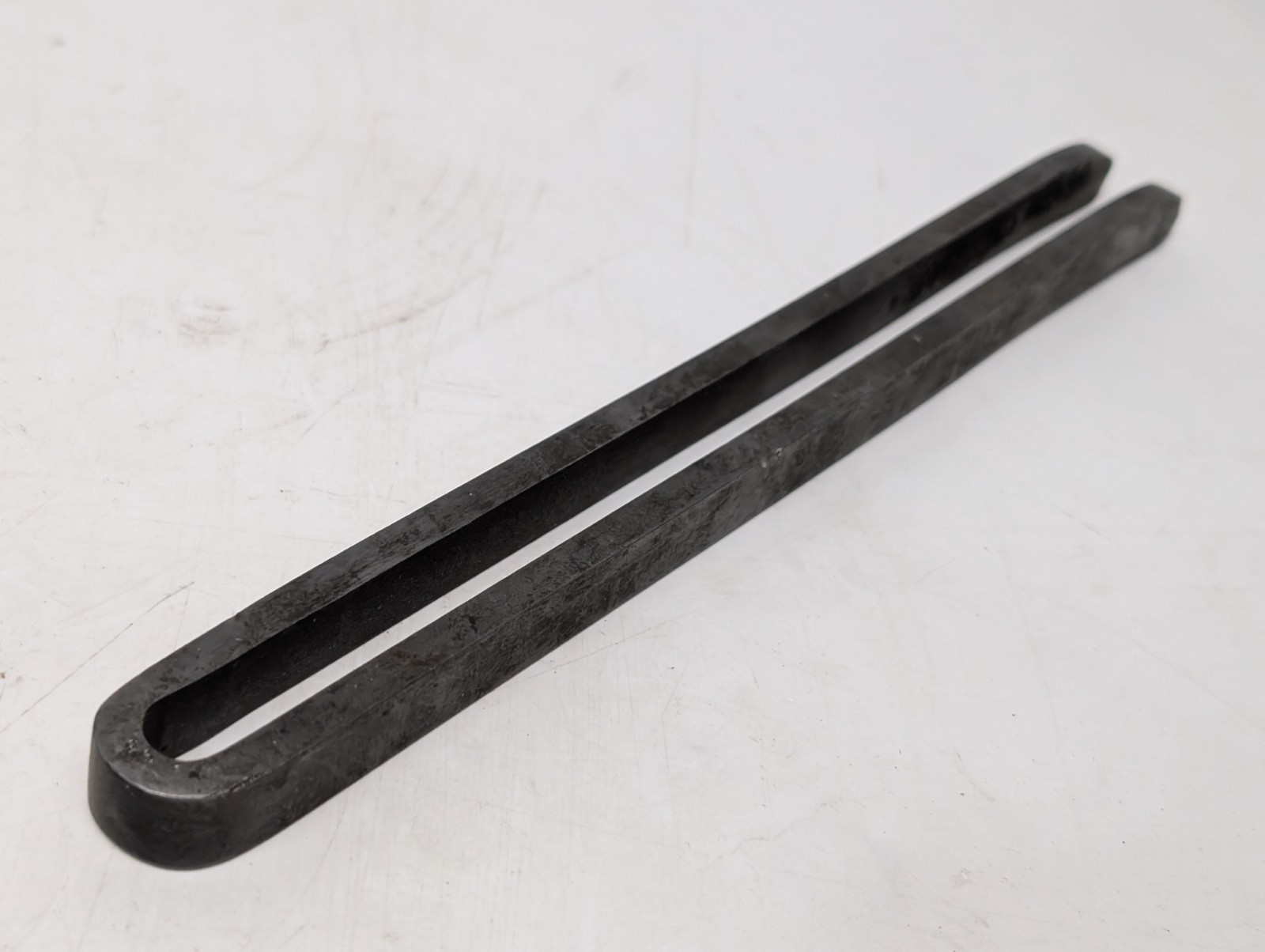 Lot of 4: heavy-duty forged steel metalworking blacksmith tongs, approx. 10″