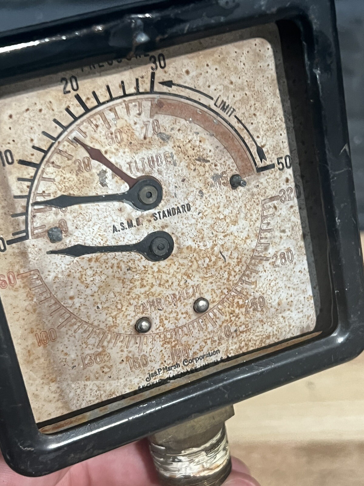 Antique Jas P MARSH Corp PRESSURE GAUGE 0-50 ALTITUDE 0-115 TEMP 60-320 FORPARTS