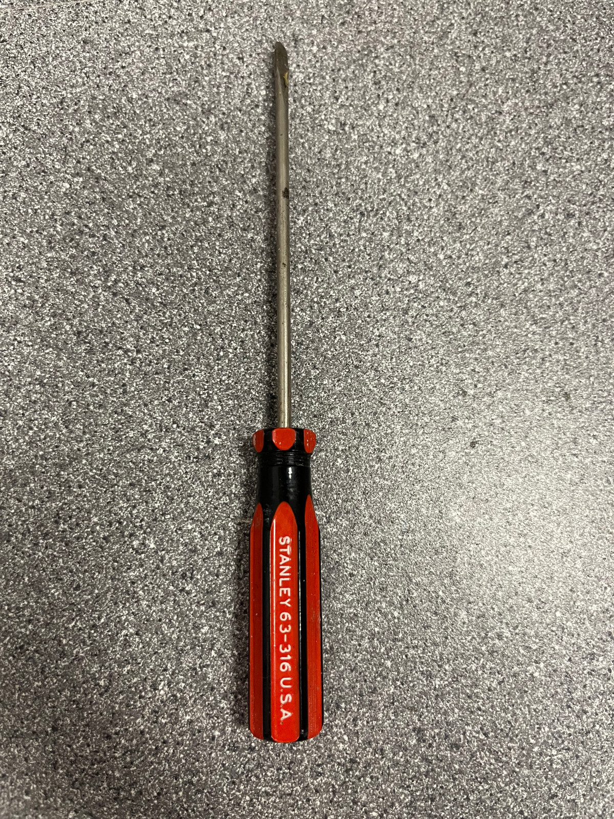 6 in. Flathead Screwdriver Stanley 63-316 Red and Black
