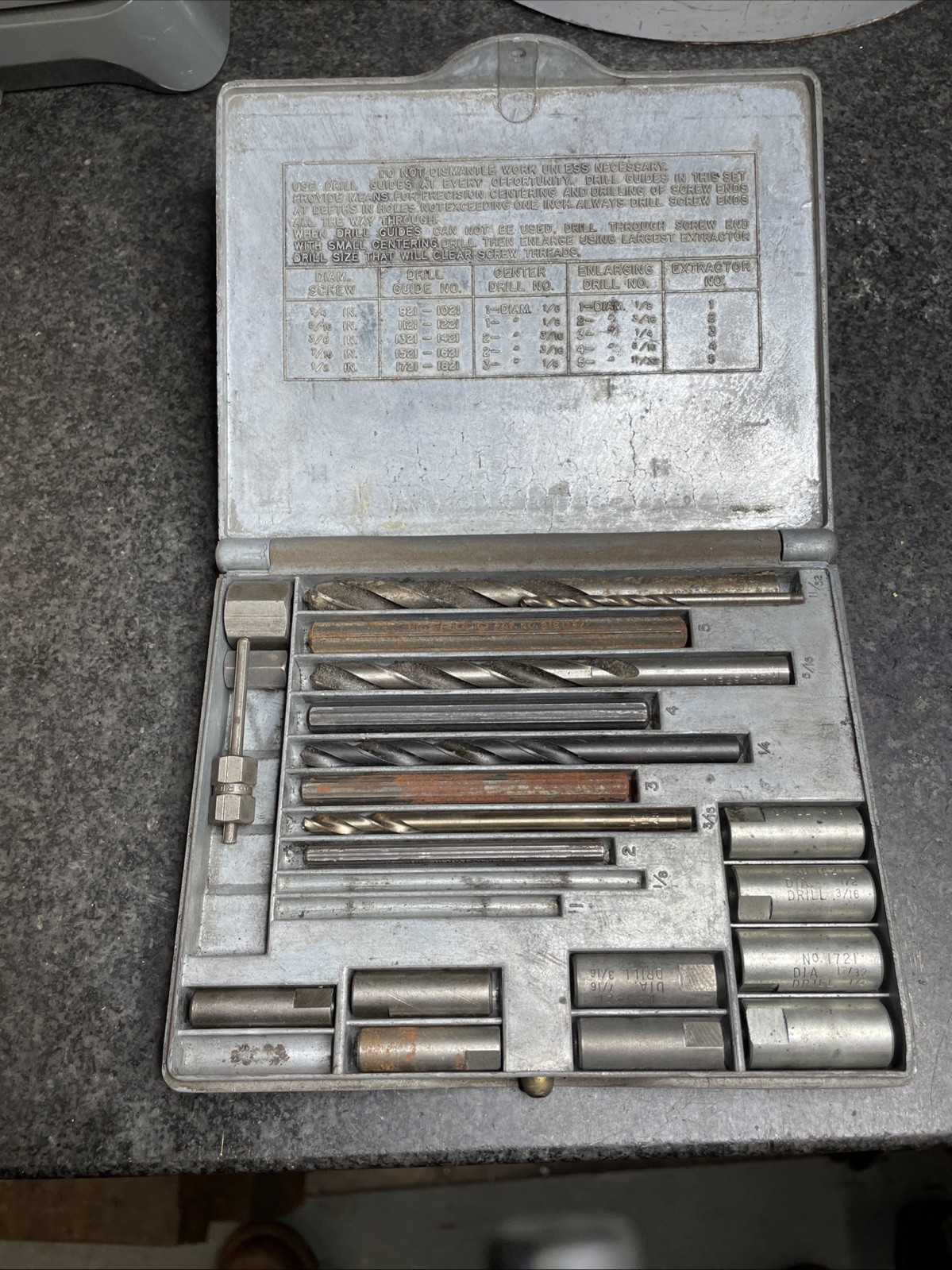 Vintage BluePoint Supreme Screw Extractor Set No. 1020 Snap-On Tools Metal Case