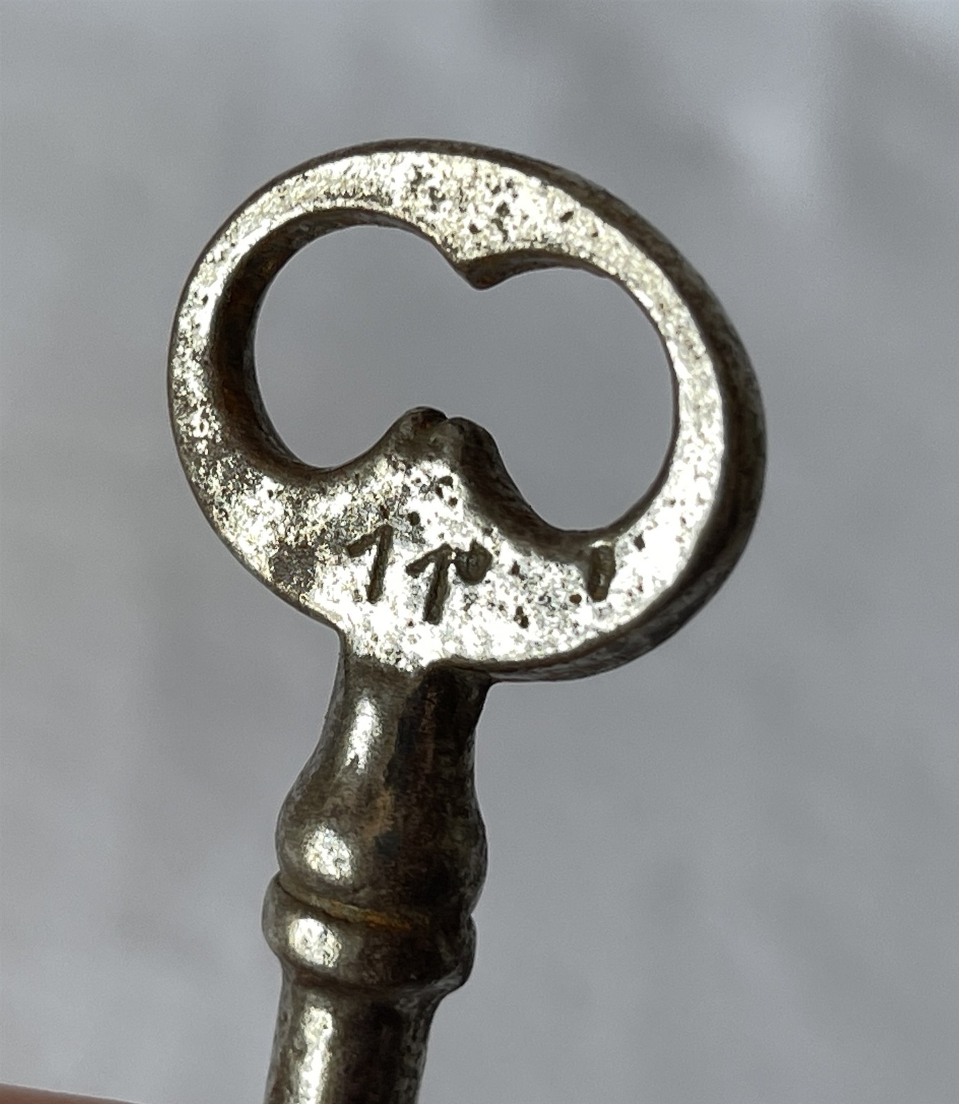 Large ~9.75cm Vintage Metal Skeleton / Collectable / Escape Room Key #piX-193