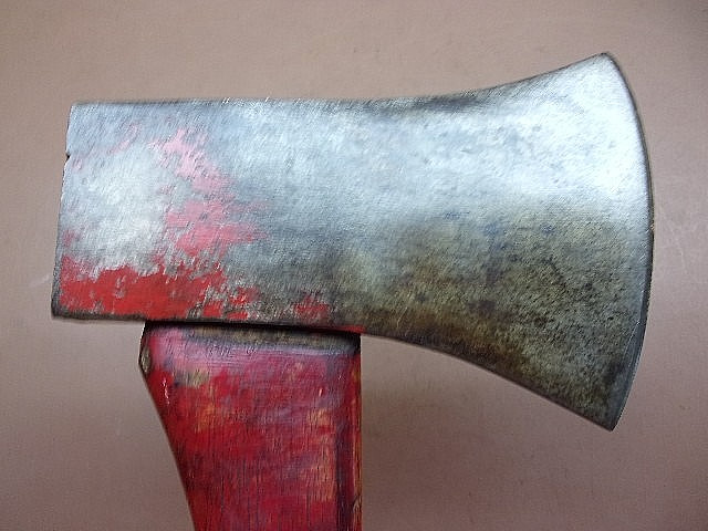Beautiful 2 Lb. 14 Oz. Camp/Woodsman’s Hatchet w/19″ Handle & 4 1/2″ Sharp Edge!