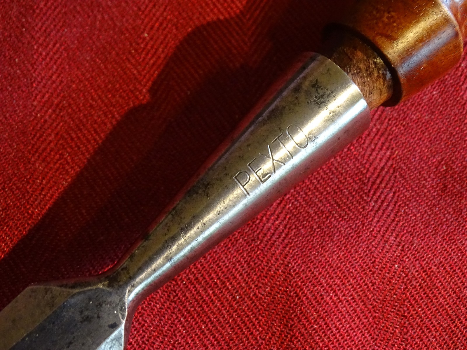 Vintage PEXTO 1″ BE Socket Chisel with Rosewood Handle Sharp and Honed VGC