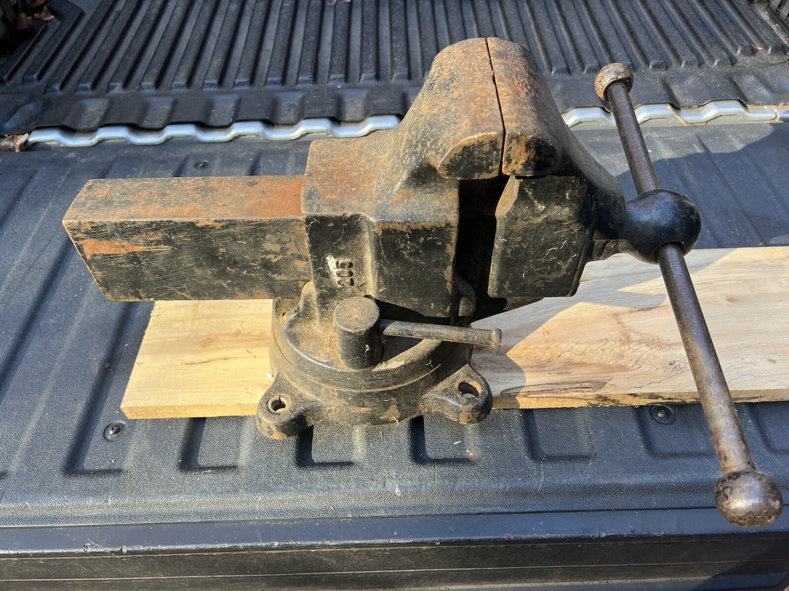 Vintage Reed MFG Co. Eerie PA USA Swivel Bench Vise No. 205 W/5″ Jaws