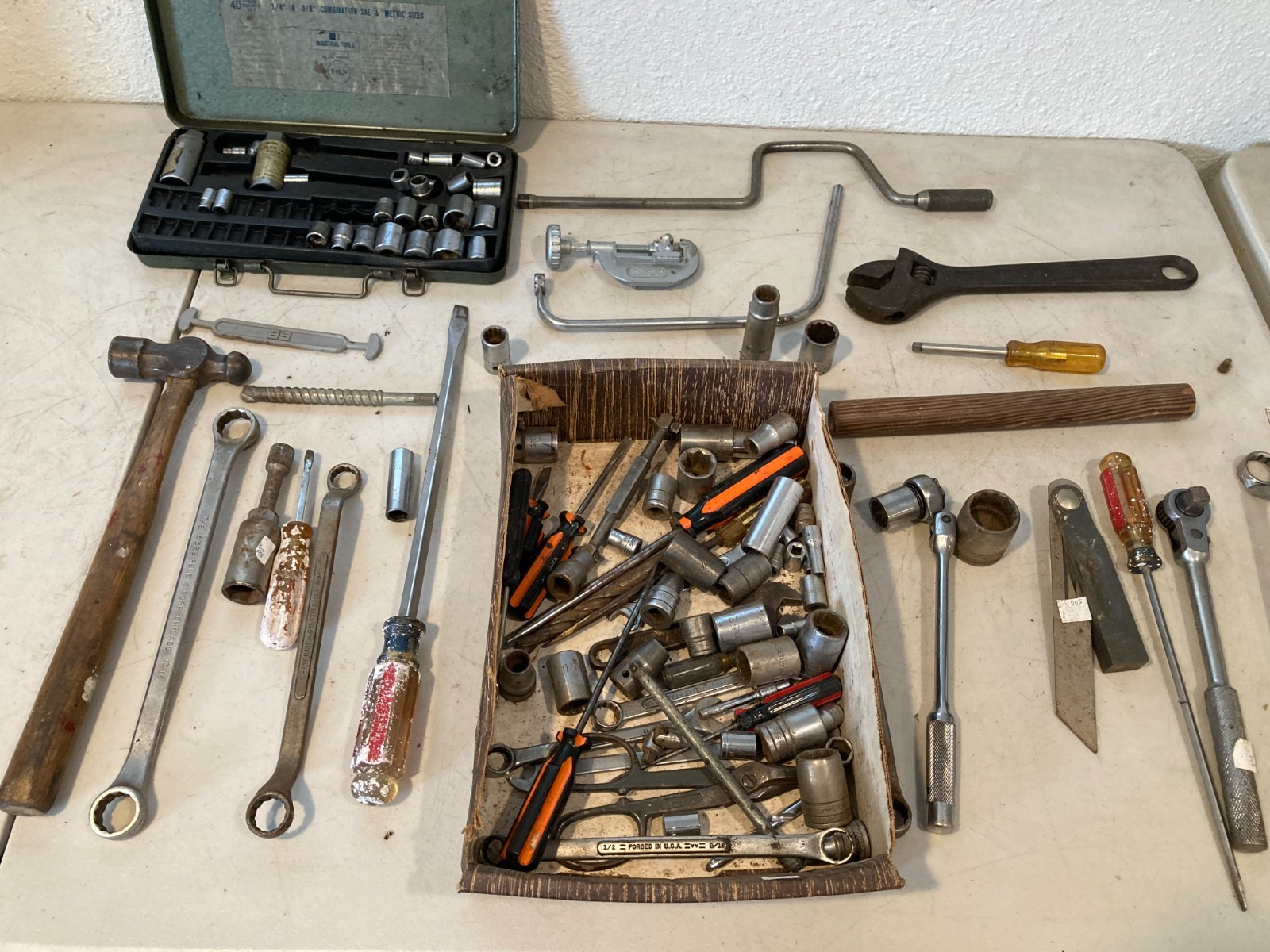 Large Mixed Mechanics Tool Lot Sockets, Ratchets, Wrenches, Hammer, Etc