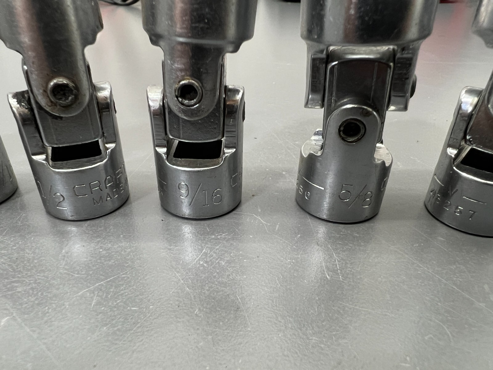 (O) VINTAGE CRAFTSMAN V 3/8″ DRIVE SAE 12pt SWIVEL SOCKET SET – VGC – USA