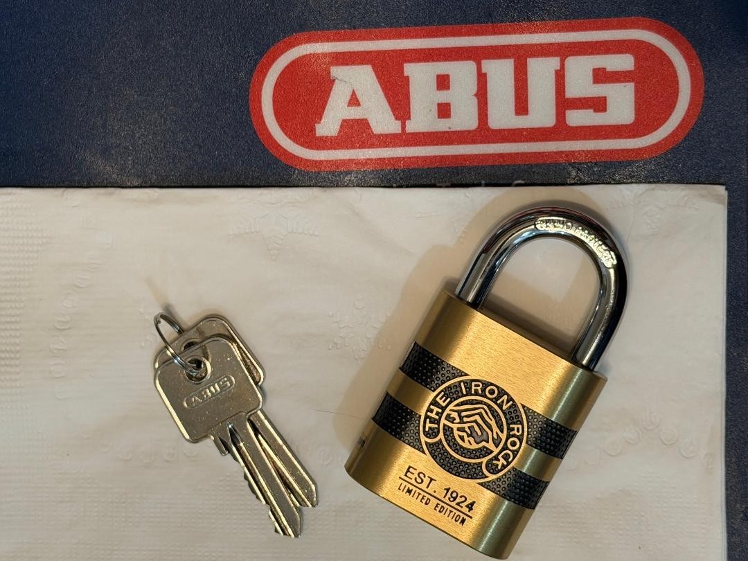 ABUS COMMEMORATIVE PADLOCK Y1 IRON ROCK Yale 100