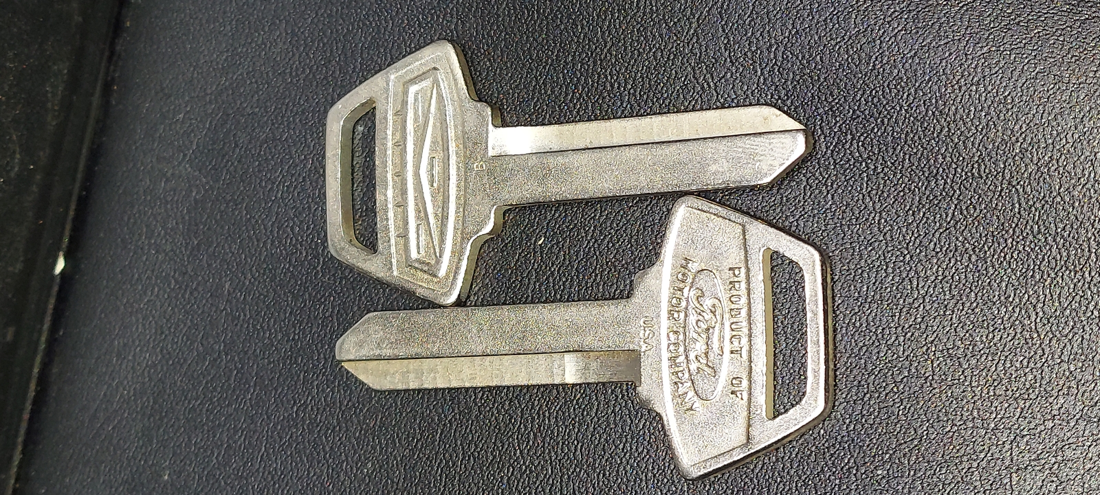 1x VINTAGE ORIGINAL OEM FORD GALAXIE KEY BLANK HURD 1966-1993 9424 H50 Uncut Key