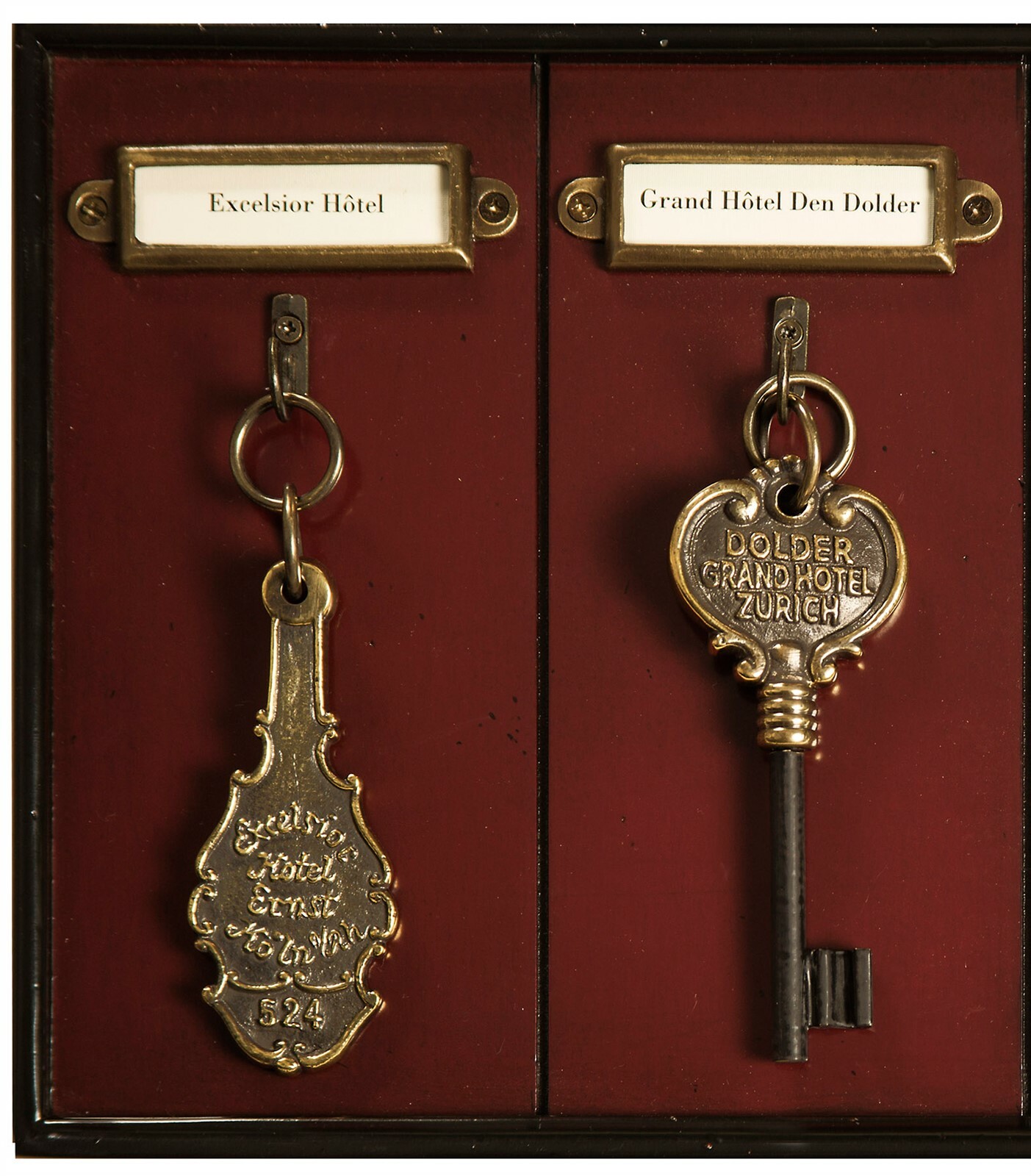 Authentic Models KC000 Grand Hotel Key Rack with 4 Hotel Keys Replicas