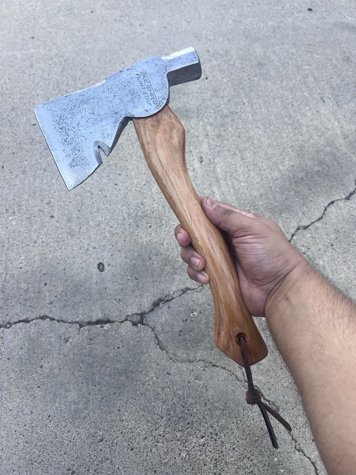 Bad-Axe Gentlemen’s Axe: True Temper Flint Edge Carpenter Axe w/ 12.5in Hickory