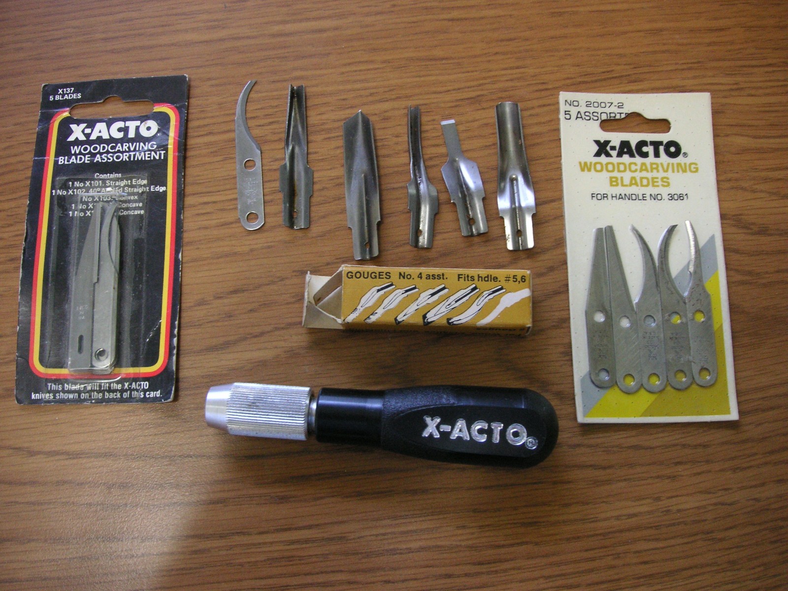 X-acto Carving/ Knife Set Handle 16 Blades
