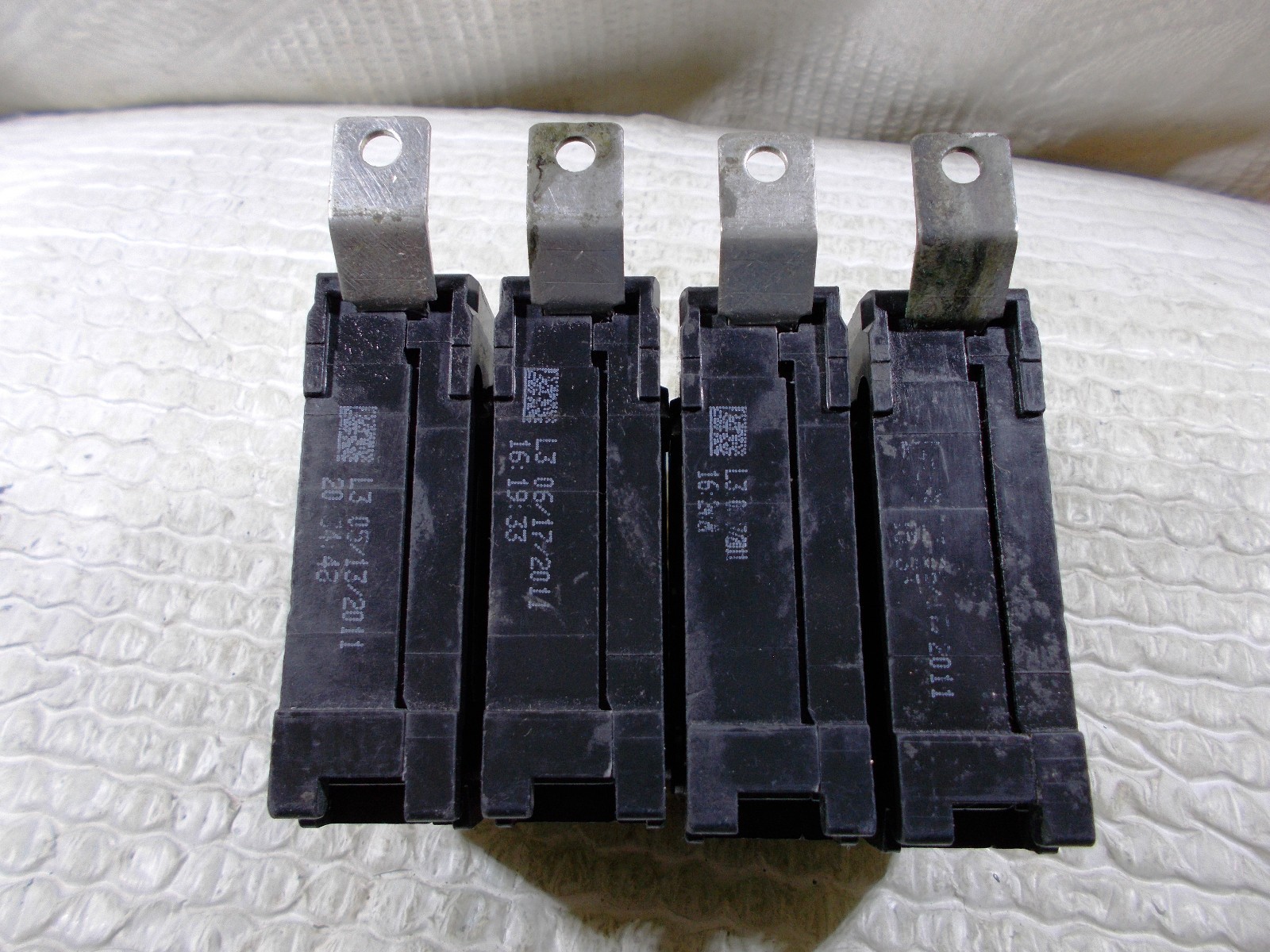 Siemens B115 B120 15 Amp 20 Amp 1 Pole Bolt On Mounting Circuit Breaker 4 Pieces