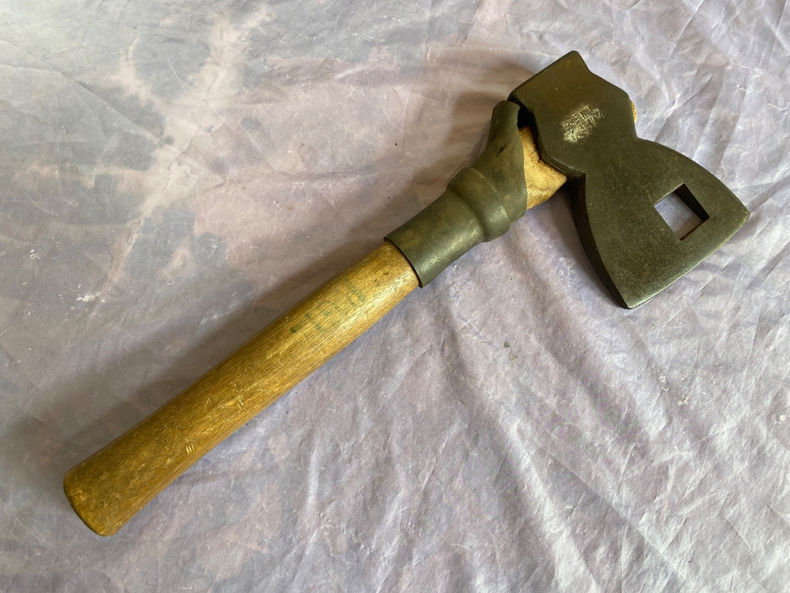VINTAGE STANLEY BELL SYSTEM AXE/HATCHET W WOOD HANLE-VERY GOOD COND