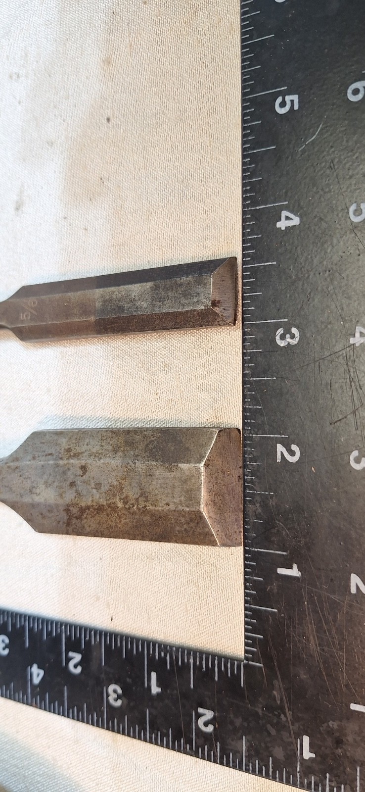 Erik Anton Berg Eskilstuna Sweden beveled Chisel 1 ” shark logo. + 5/8″ no logo