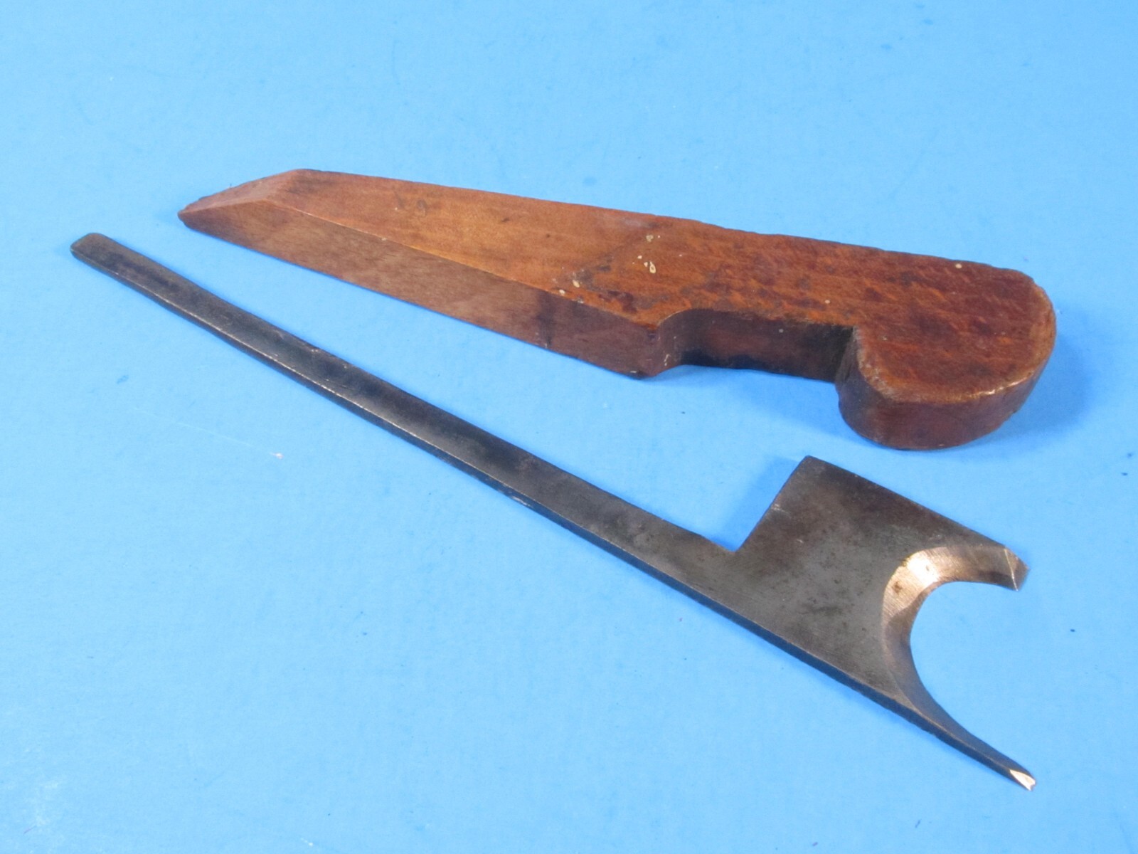 Butler Philadelphia 1791-1830 full 1″ side bead wood molding plane w/ repair 1*