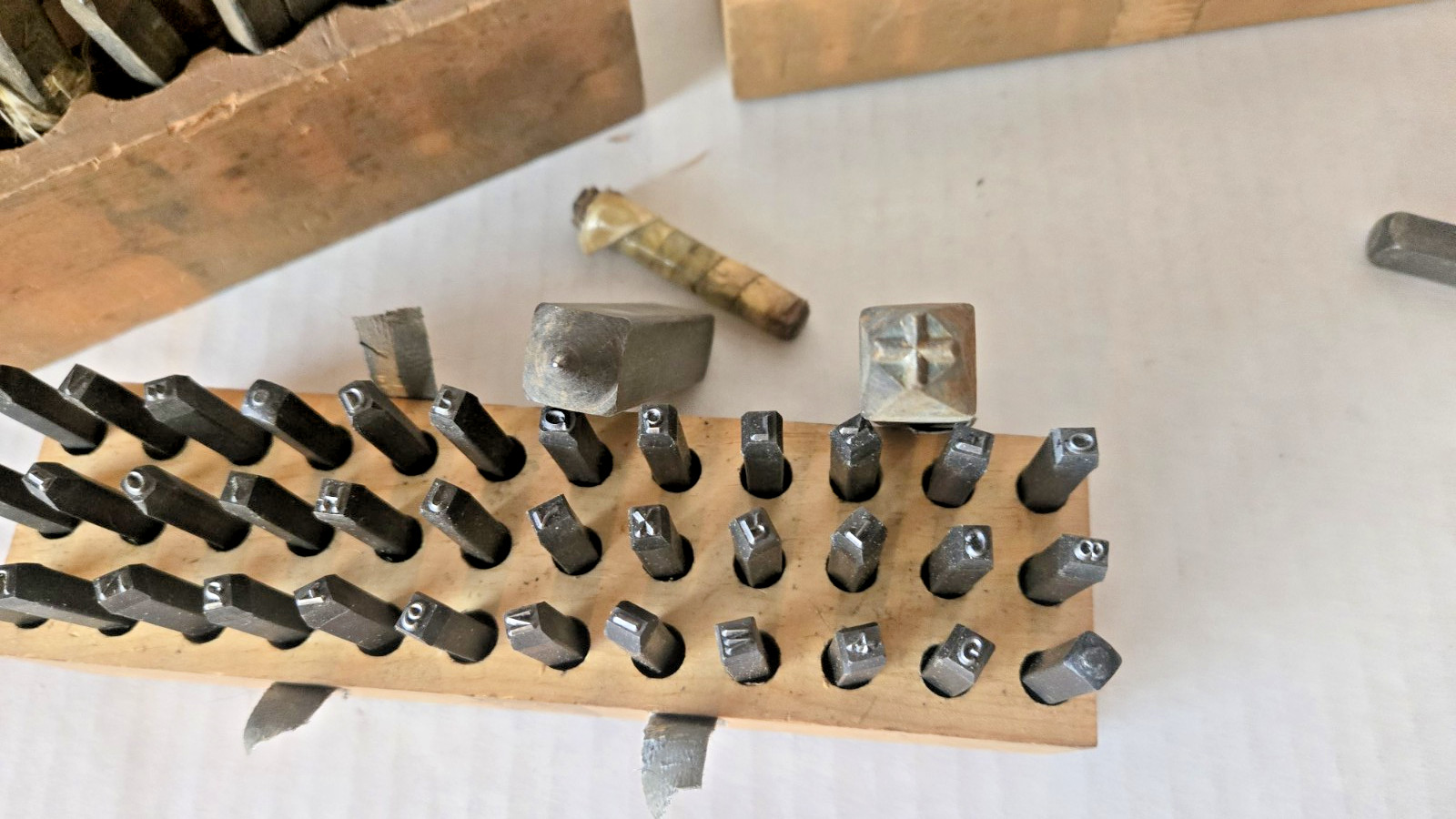 VINTAGE 90 MACHINIST PUNCH LETTER METAL / STEEL IRON LETTERS NUMBER MIXED SET K