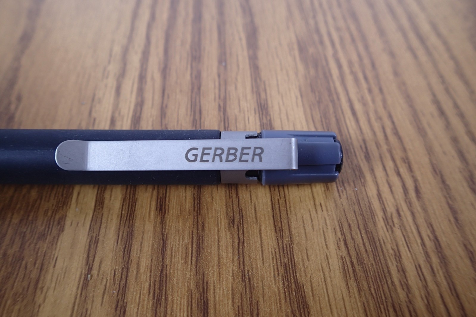 Gerber Foreman Utility Task Pen Light with Sheath And 4 Color Lights – WORKING