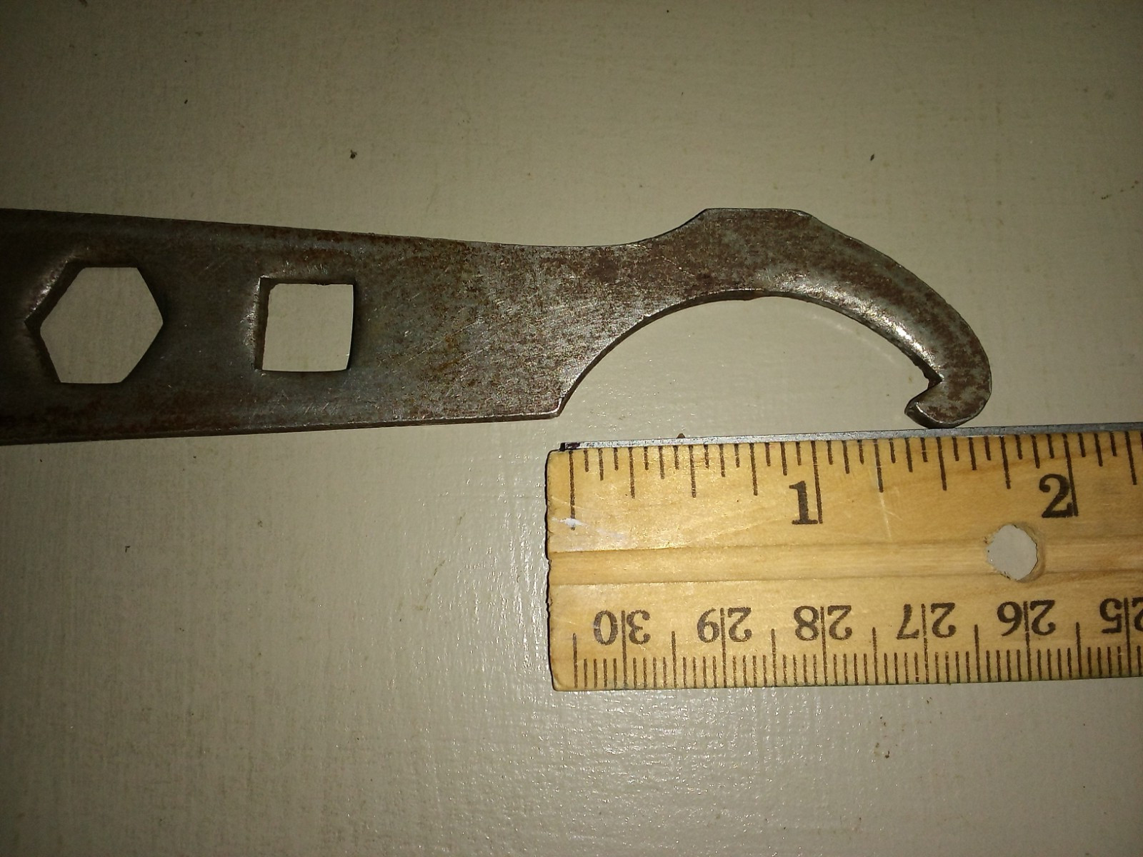 Multi position spanner wrench pair. Bike wrench. Metal, very good condition.