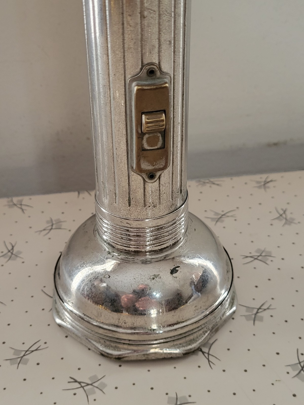 Vintage Eveready Aluminum 14″ Flashlight Glass Lense 1930s-1940s, Non-Working