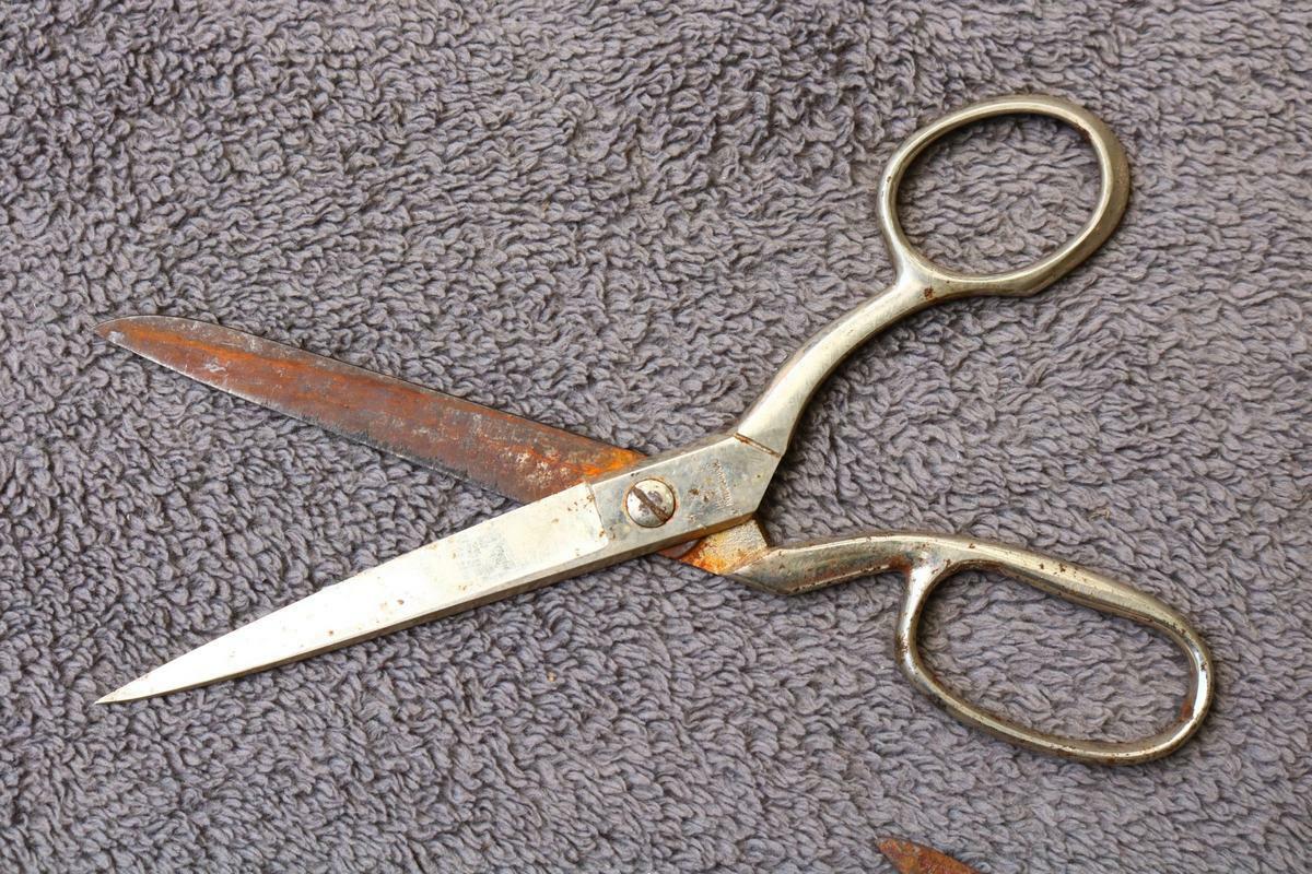 Knives Scissor Very old Estate Drawer Find Unusual CASE Henkles Brazil marked ZG