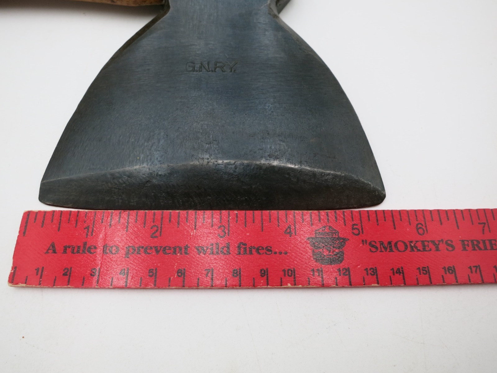 RARE TRUE TEMPER FLINT EDGE GREAT NORTHERN RAILROAD 3 1/2 LB HAND HEWING HATCHET