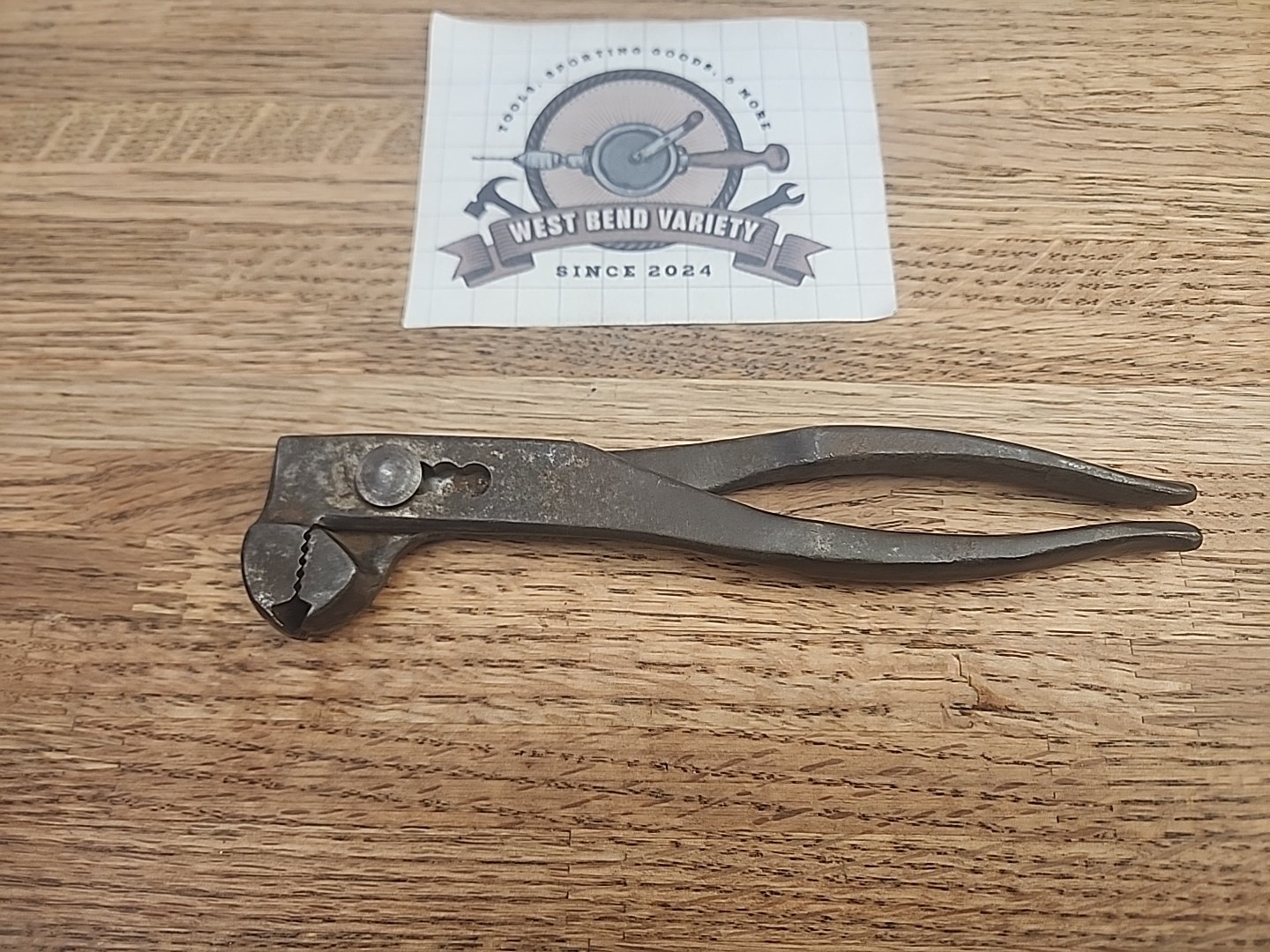 Eagle Claw Wrench Pliers No. 301 M T Co Mechanics Tool Co Rockford, ILL., 7-1/2″